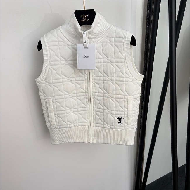 Chic Bee Embroidered V-Neck Knitted Vest Jacket