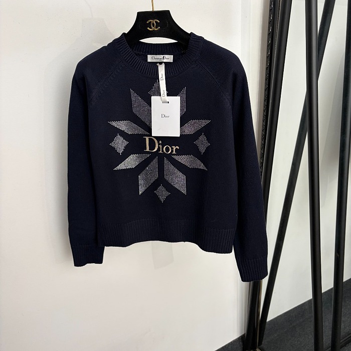 Polygon Rhinestone Letter Embroidered Crew Neck Knit Pullover