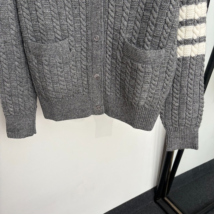 Colorblocked Cable Knit V Neck Wool Cardigan