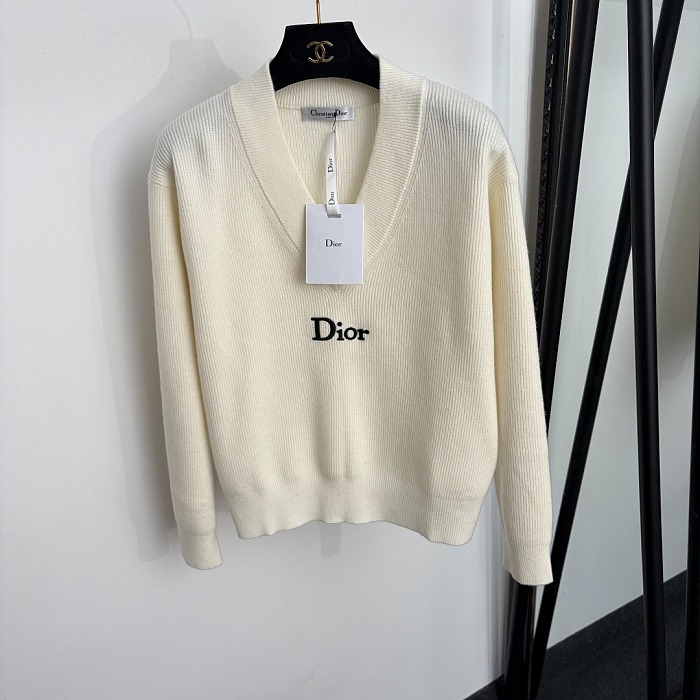 Embroidered Letter V Neck Wool Knit Pullover Sweater