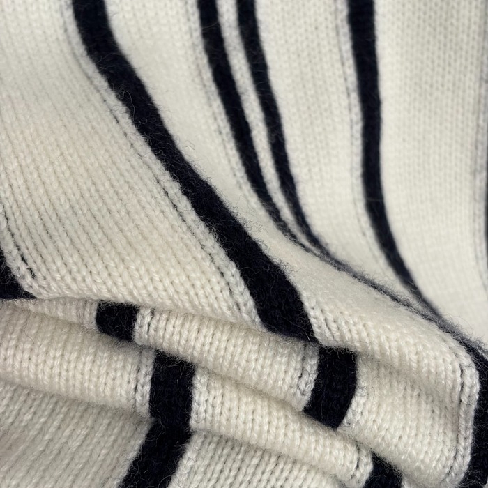 Ribbed Embroidered Letter V-Neck Wool Knit Tank Top