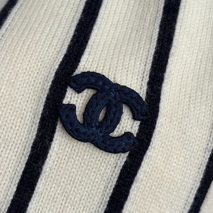 Ribbed Embroidered Letter V-Neck Wool Knit Tank Top