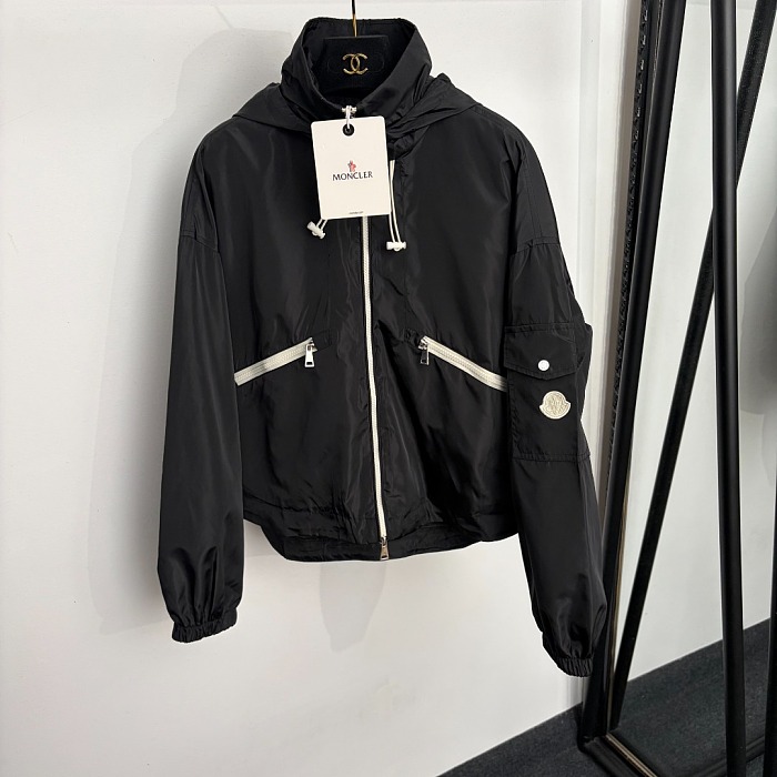 Drawstring Hooded Zipper Pocket Nylon Windbreaker Jacket