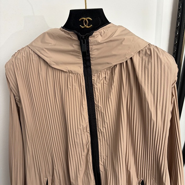 Zip Pocket Hooded Lightweight Windbreaker Jacket