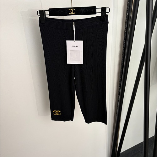 Metallic Icon Detail Ribbed Knit Slim Fit Bermuda Shorts