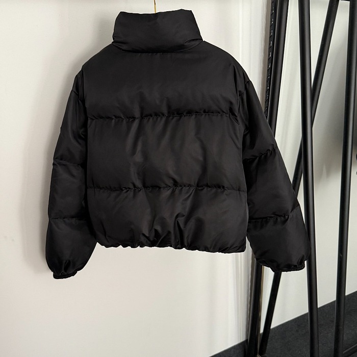 Sleek Zip Up Stand Collar Solid Puffer Down Jacket