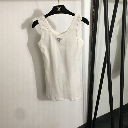 Metallic Triangle Charm Ribbed Cotton Slim Fit Camisole