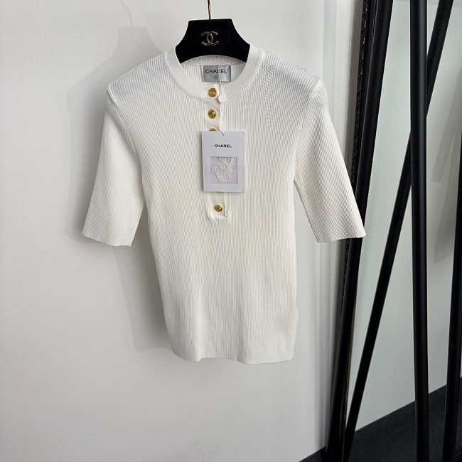 Chic Contrast Trim Half Button Short Sleeve Knit Top