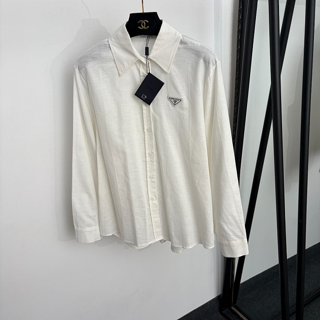 Triangle Metal Icon Detail Breathable Linen Long Sleeve Shirt