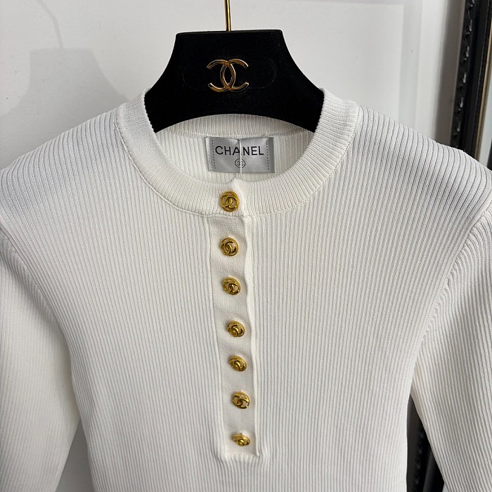 Chic Contrast Trim Half Button Short Sleeve Knit Top