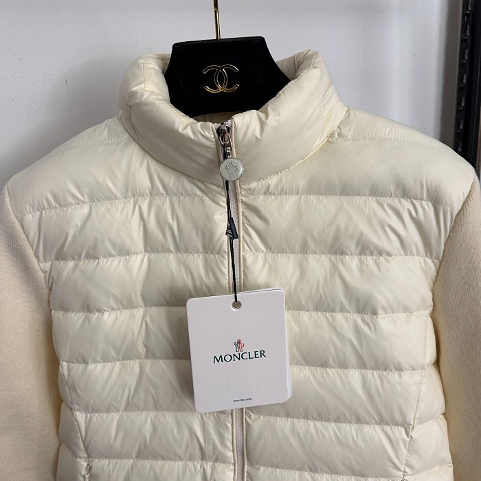 Contrast Knit Spliced Hooded Puffer Jacket