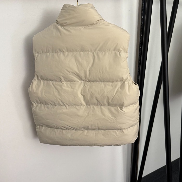 Contrast Plaid Reversible Puffer Vest Outerwear
