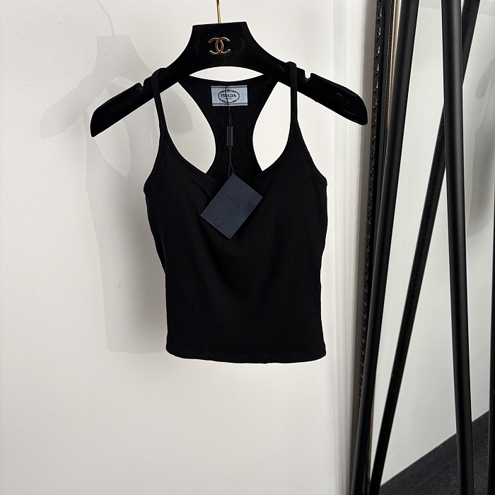 Minimalist Icon Detail Ribbed Cami Top With Built In Chest Pad