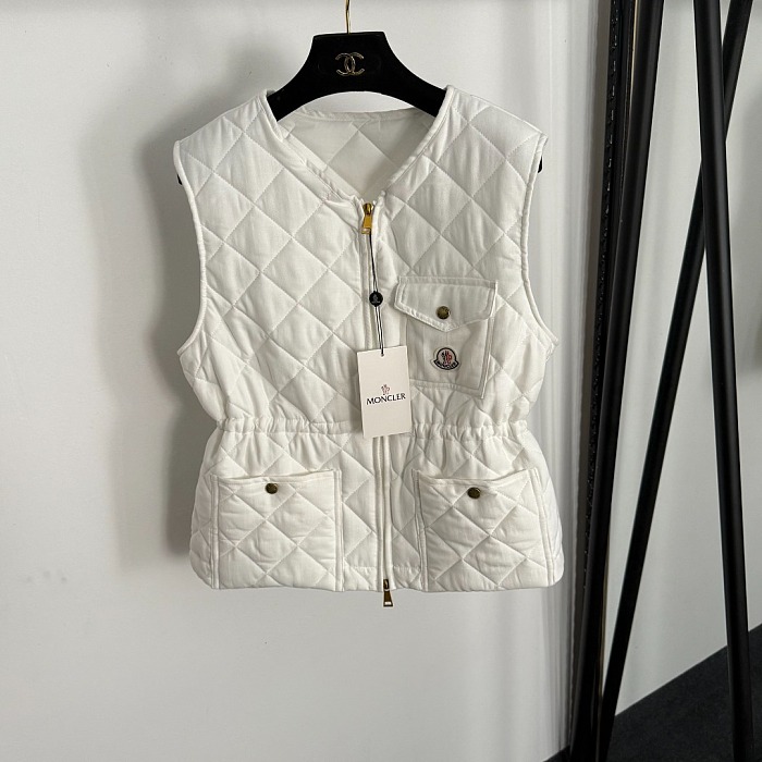 Embroidered Patch Pocket Diamond Quilted Linen Puffer Vest