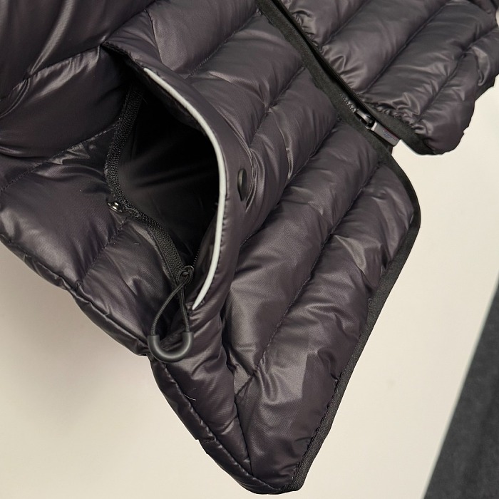 Detachable Sleeve Hooded Zip Up Puffer Jacket