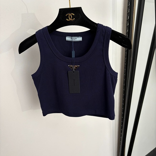 Metallic Triangle Icon Detail Slim Fit Cropped Tank Top