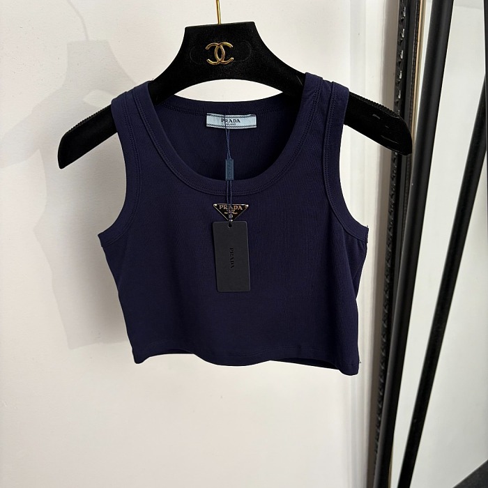 Metallic Triangle Icon Detail Slim Fit Cropped Tank Top