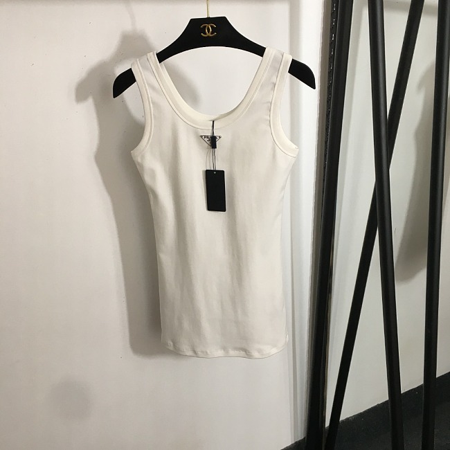 Metallic Triangle Charm Ribbed Cotton Slim Fit Camisole