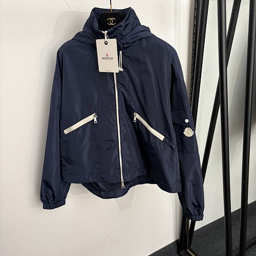Drawstring Hooded Zipper Pocket Nylon Windbreaker Jacket