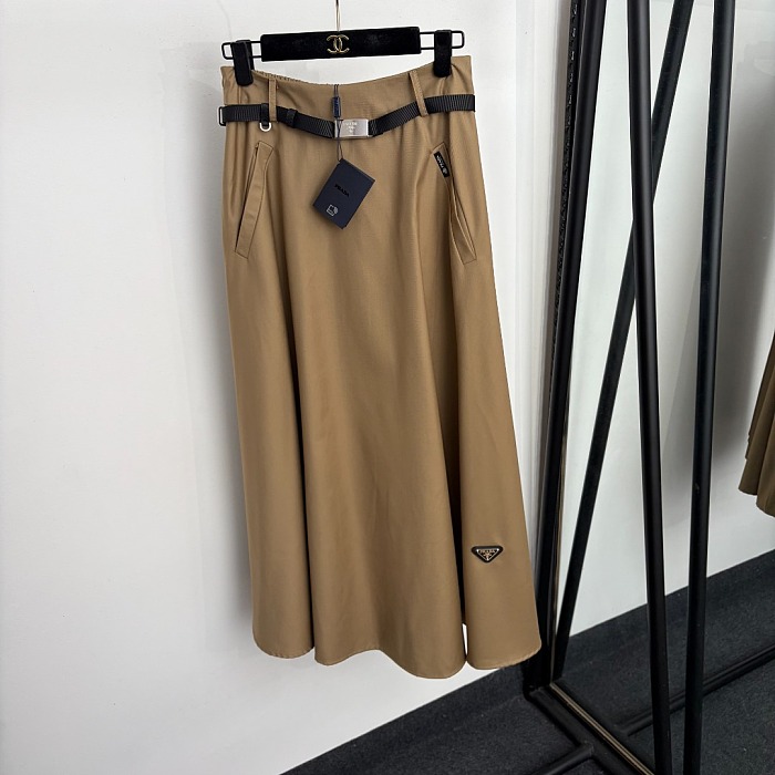 Metal Triangle Icon Detail Belted High Waist Midi Skirt