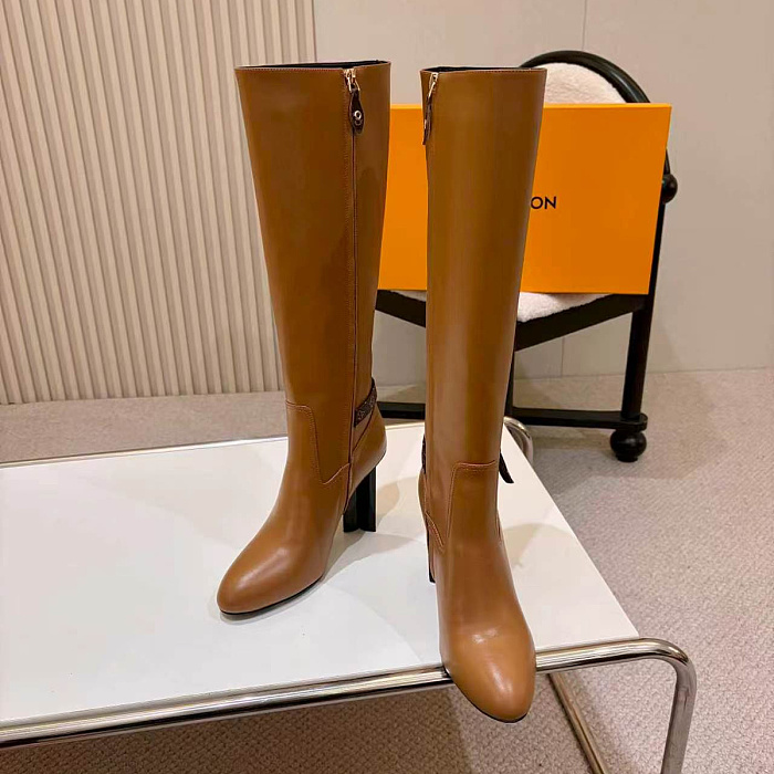 Chunky High Heel Knee High Boots With Side Zipper