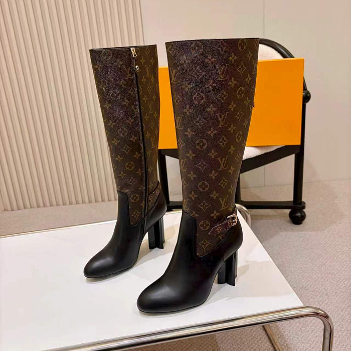 Monogram Print Knee High Heeled Boots With Buckle