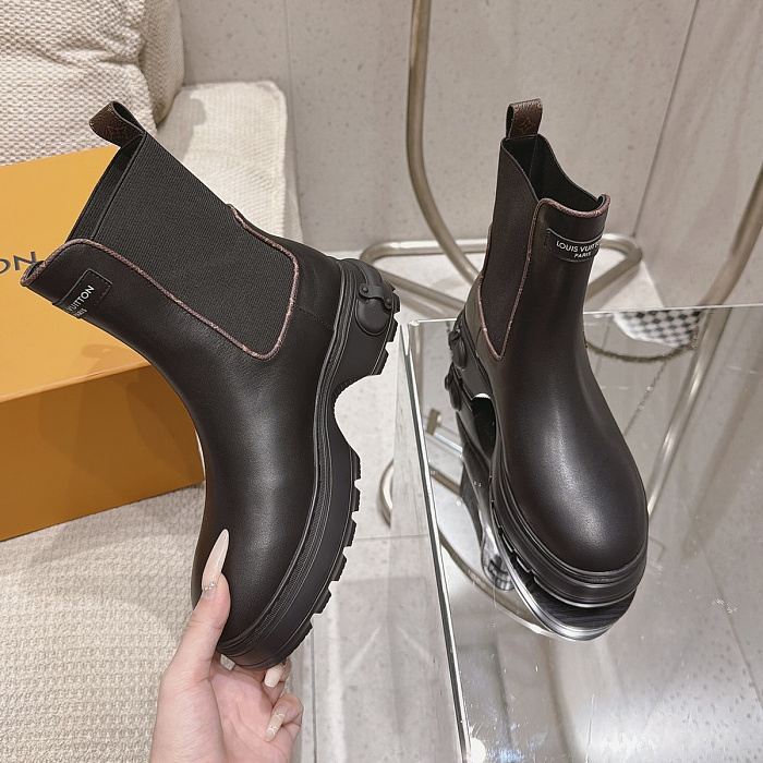 Chunky Lug Sole Chelsea Boots With Side Elastic Panels