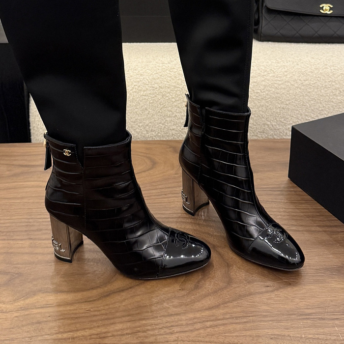 Black Crocodile Textured Patent Toe High Heel Stretch Boots With Chunky Heel