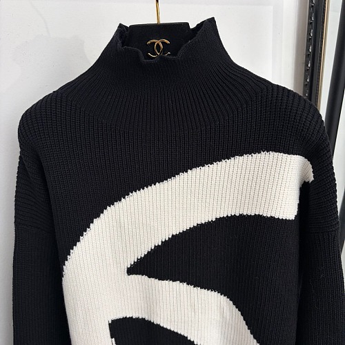 Contrast Letter Graphic High Neck Oversized Knit Sweater