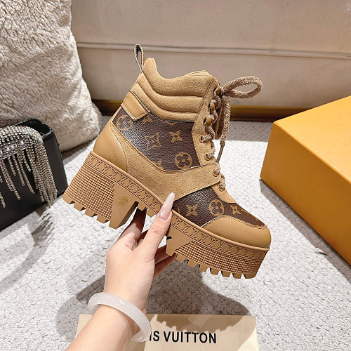 Chunky Lug Sole Suede Lace Up Platform Ankle Boots
