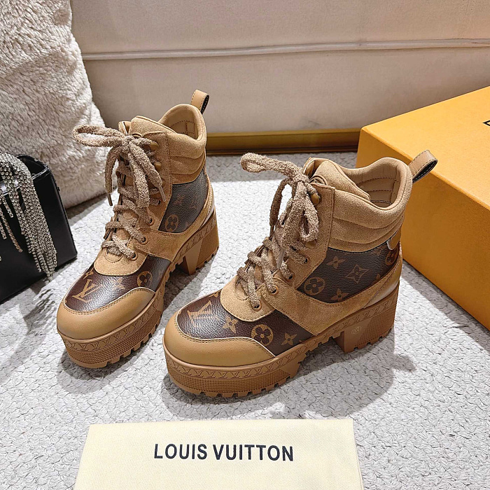 Chunky Lug Sole Suede Lace Up Platform Ankle Boots