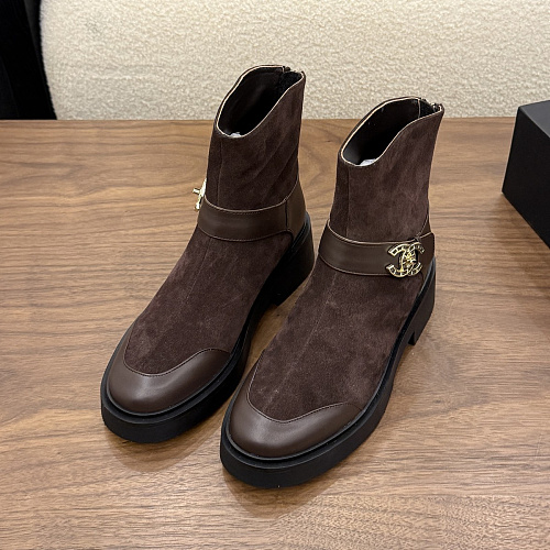 Brown Suede Short Boots With Chunky Heels And Round Toes