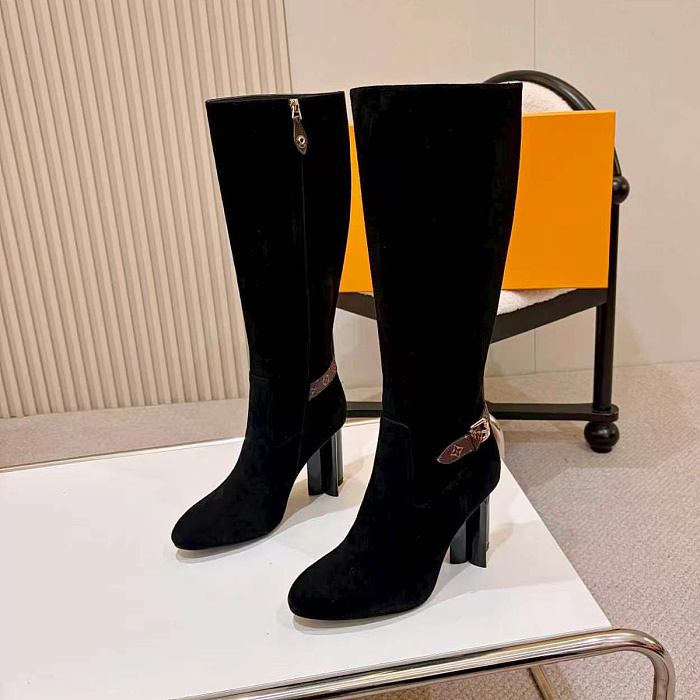 Chunky Heeled Suede Knee High Boots With Side Zipper