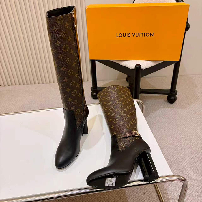 Monogram Print Knee High Heeled Boots With Buckle