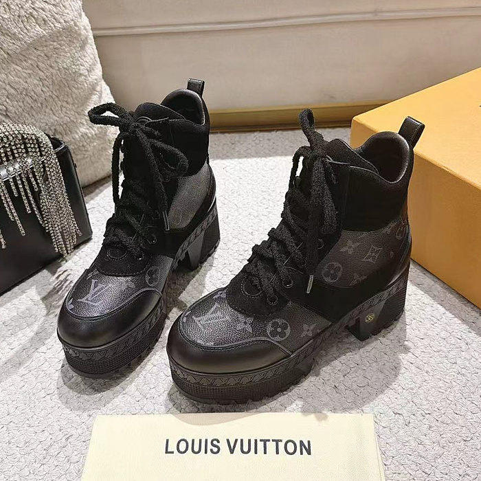 Chunky Platform Lace Up High Top Boots