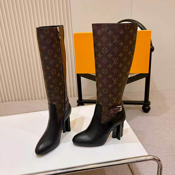Monogram Print Knee High Heeled Boots With Buckle