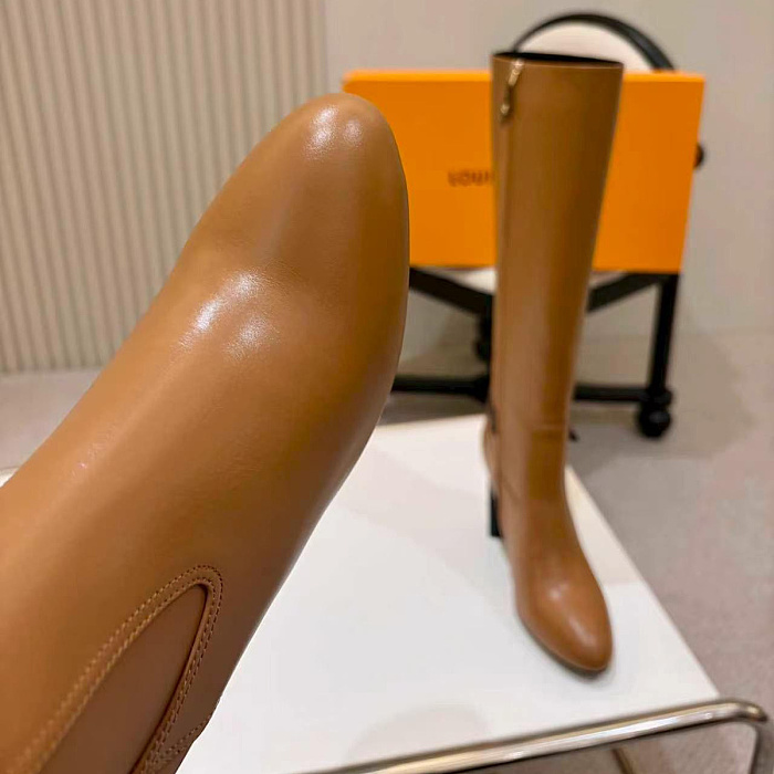 Chunky High Heel Knee High Boots With Side Zipper