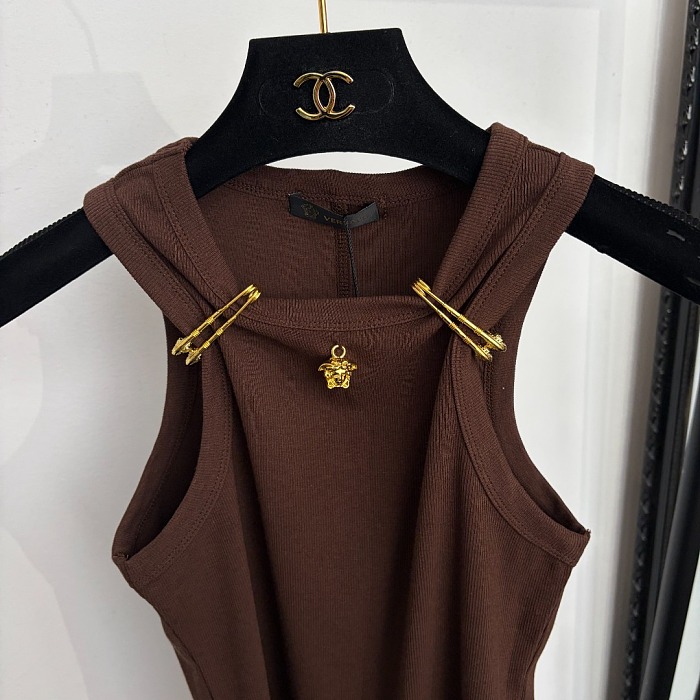 Medusa Pin Detail Cotton Knit Slim Fit Tank Top