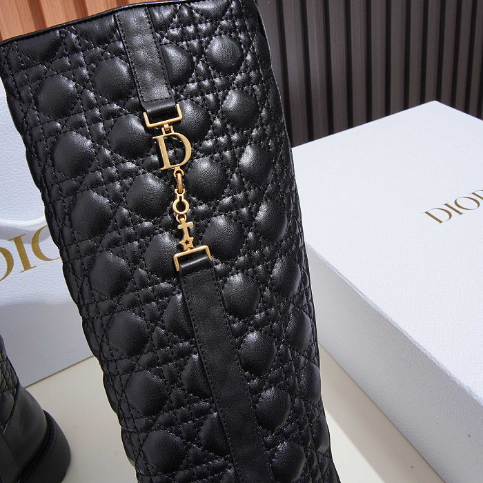 Quilted Pattern Leather Knee High Boots With Chunky Sole
