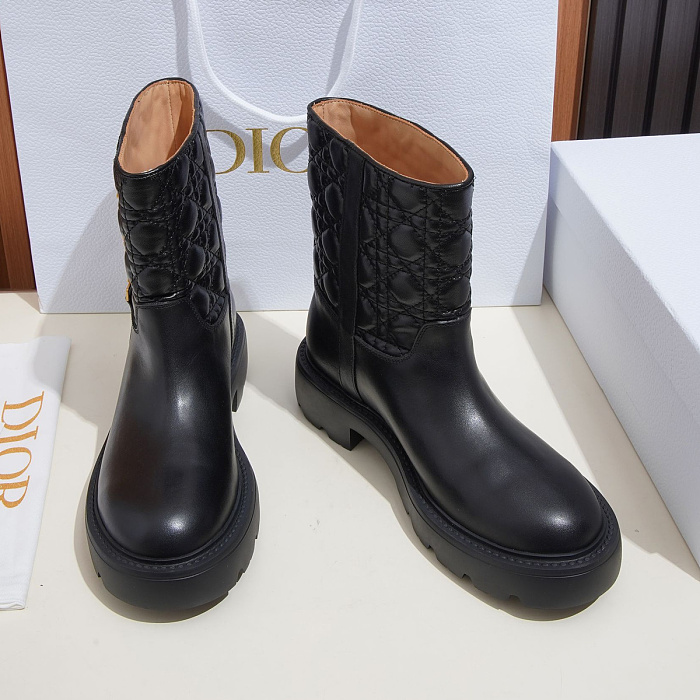 Quilted Panel Leather Lug Sole Boots