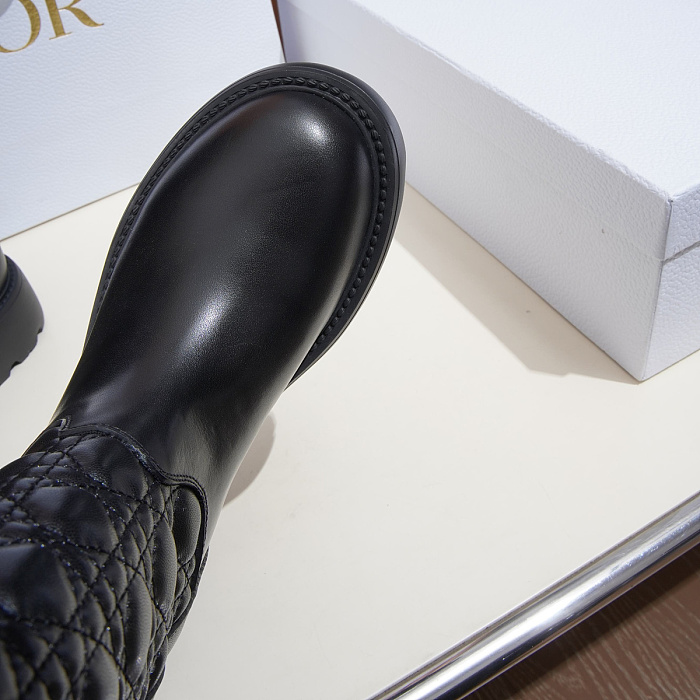Quilted Pattern Leather Knee High Boots With Chunky Sole