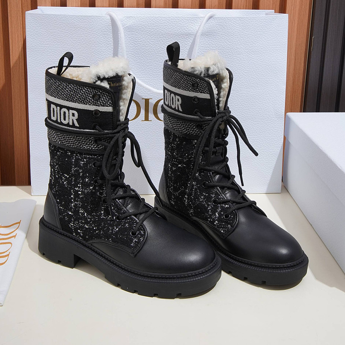 Lace-Up Lug Sole Chunky Winter Boots