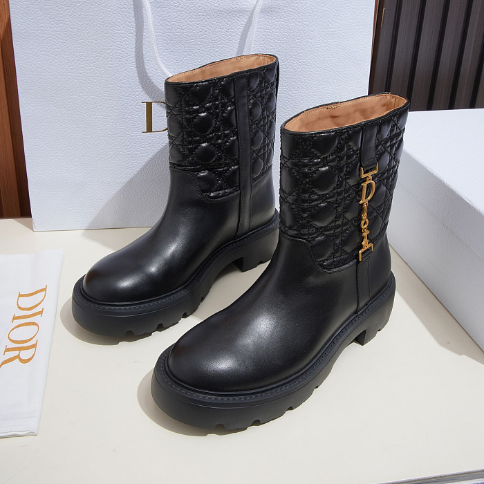 Quilted Panel Leather Lug Sole Boots