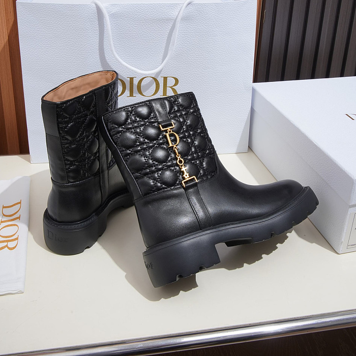 Quilted Panel Leather Lug Sole Boots