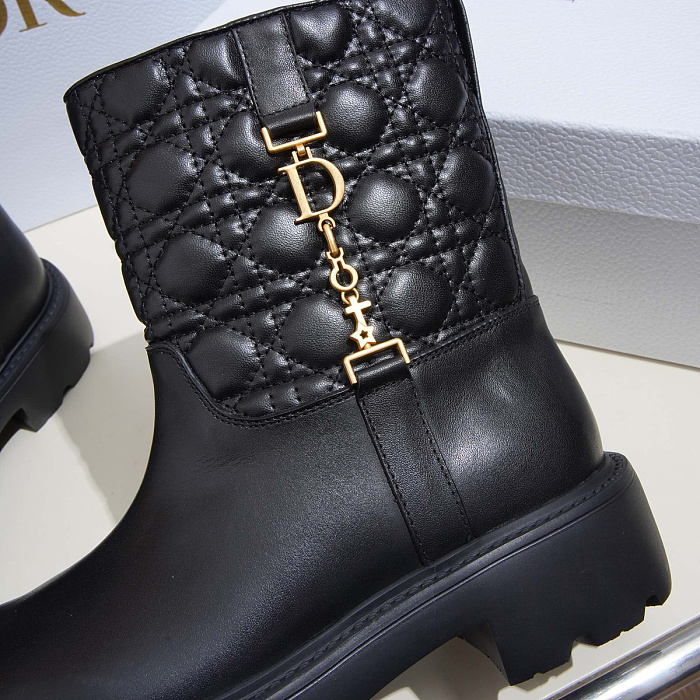 Quilted Panel Leather Lug Sole Boots