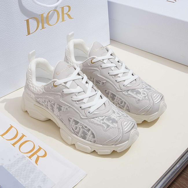 Chunky Lace Up Casual Sneakers