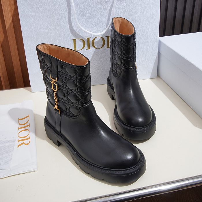 Quilted Panel Leather Lug Sole Boots