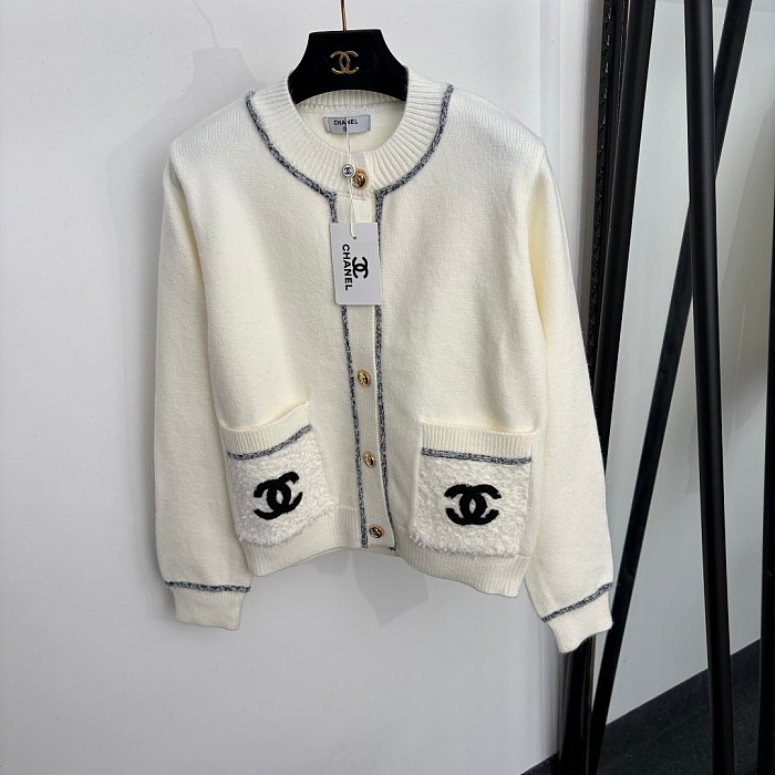 Chic Contrast Trim Button Up Pocket Knit Cardigan