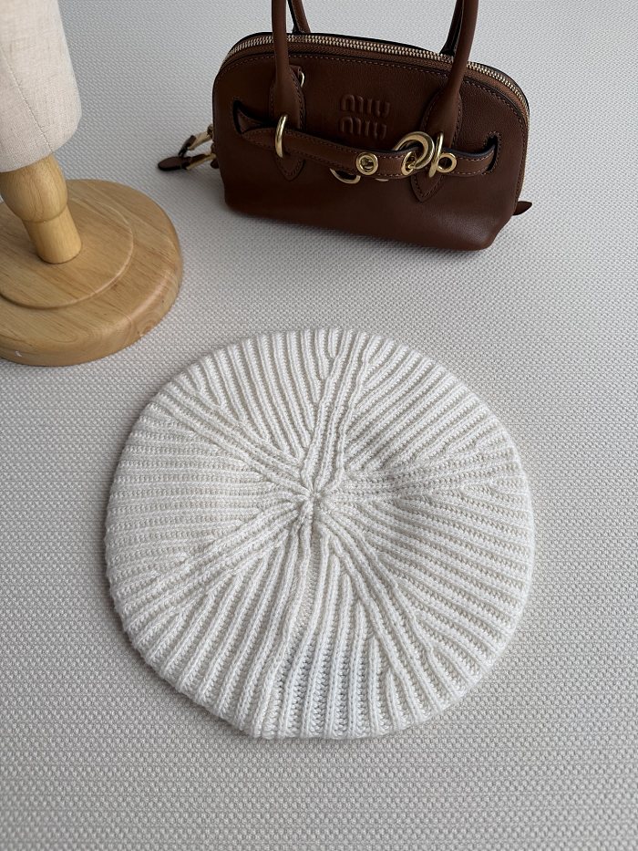 Ribbed Cashmere Knit Beret With Subtle Icon Detail