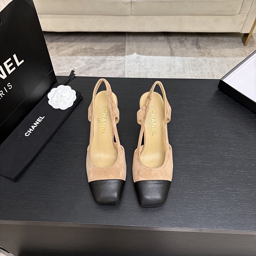 Chunky Heeled Suede Slingback Pumps With Contrast Toe